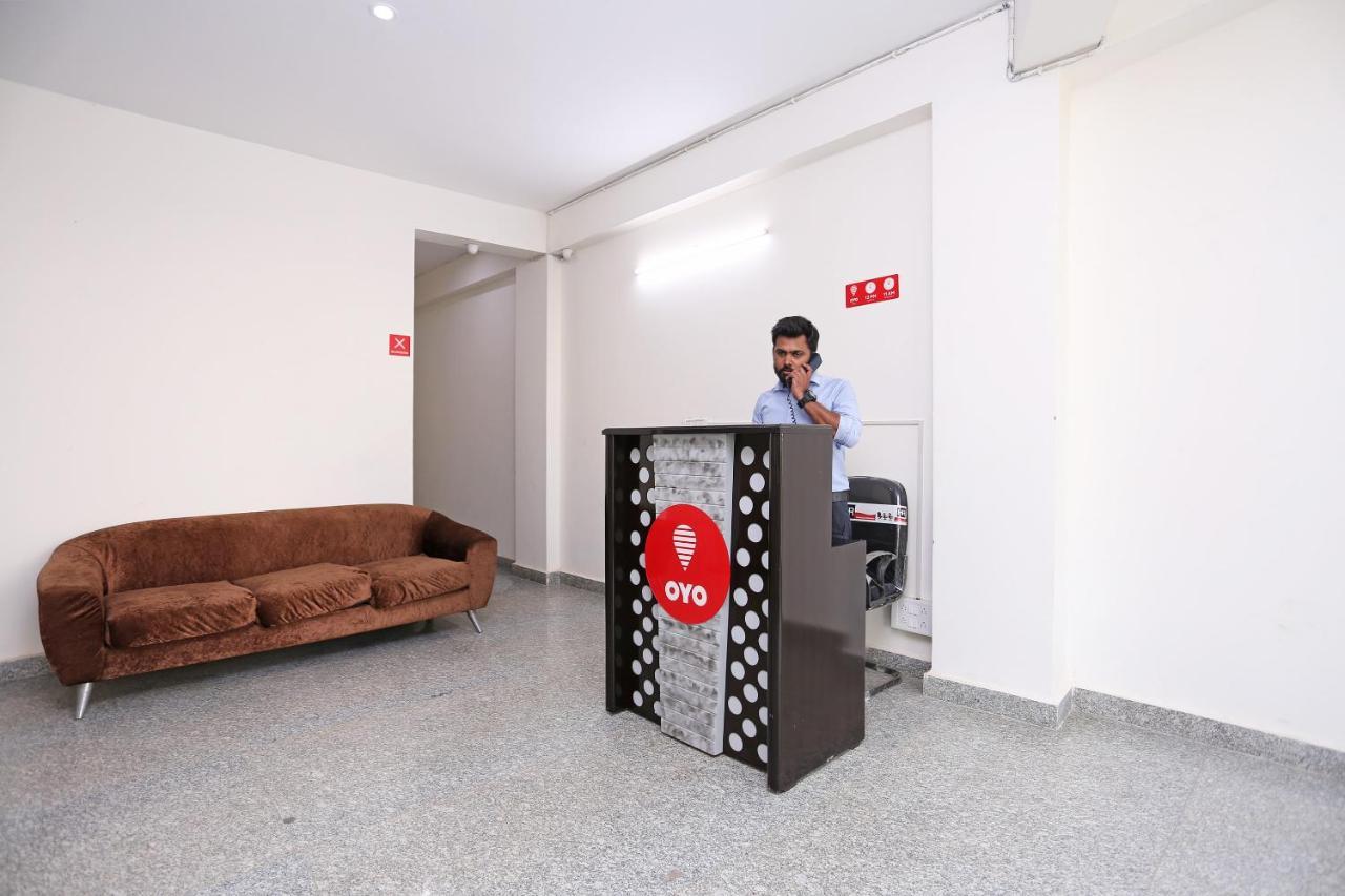 Oyo Dlf Cyber City Near Aravali Biodiversity Park Gurgaon Eksteriør billede